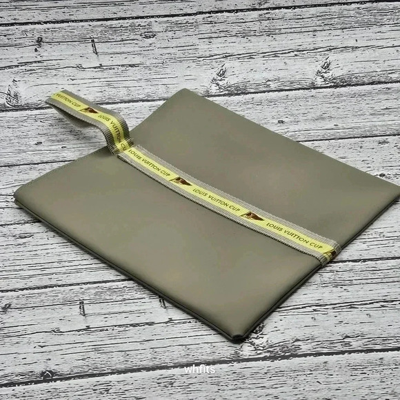 Louis Vuitton Cup Vinyl iPad case - Picture 3 of 3